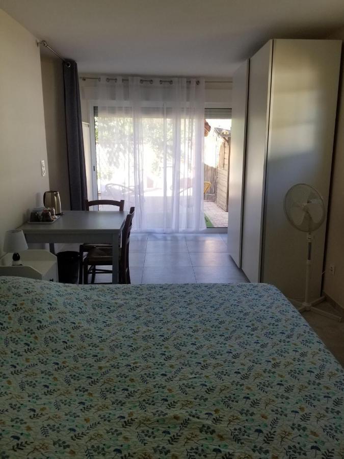 Bed and Breakfast Les Lauriers Espondeilhan Екстер'єр фото